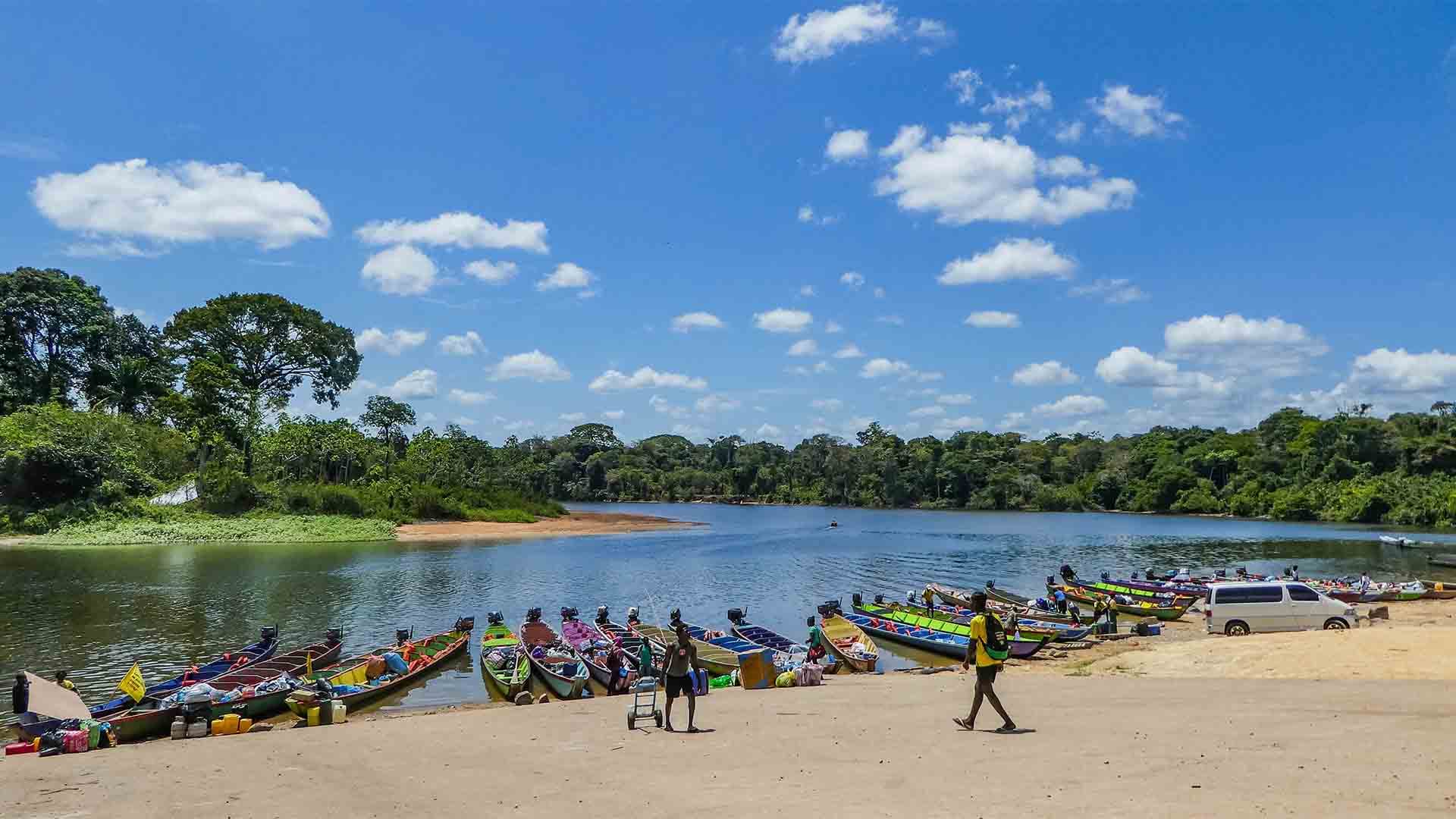 River trips by boat